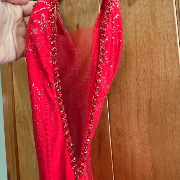 Red Jovani 57897 Gown Size 6 - Picture 3 of 8